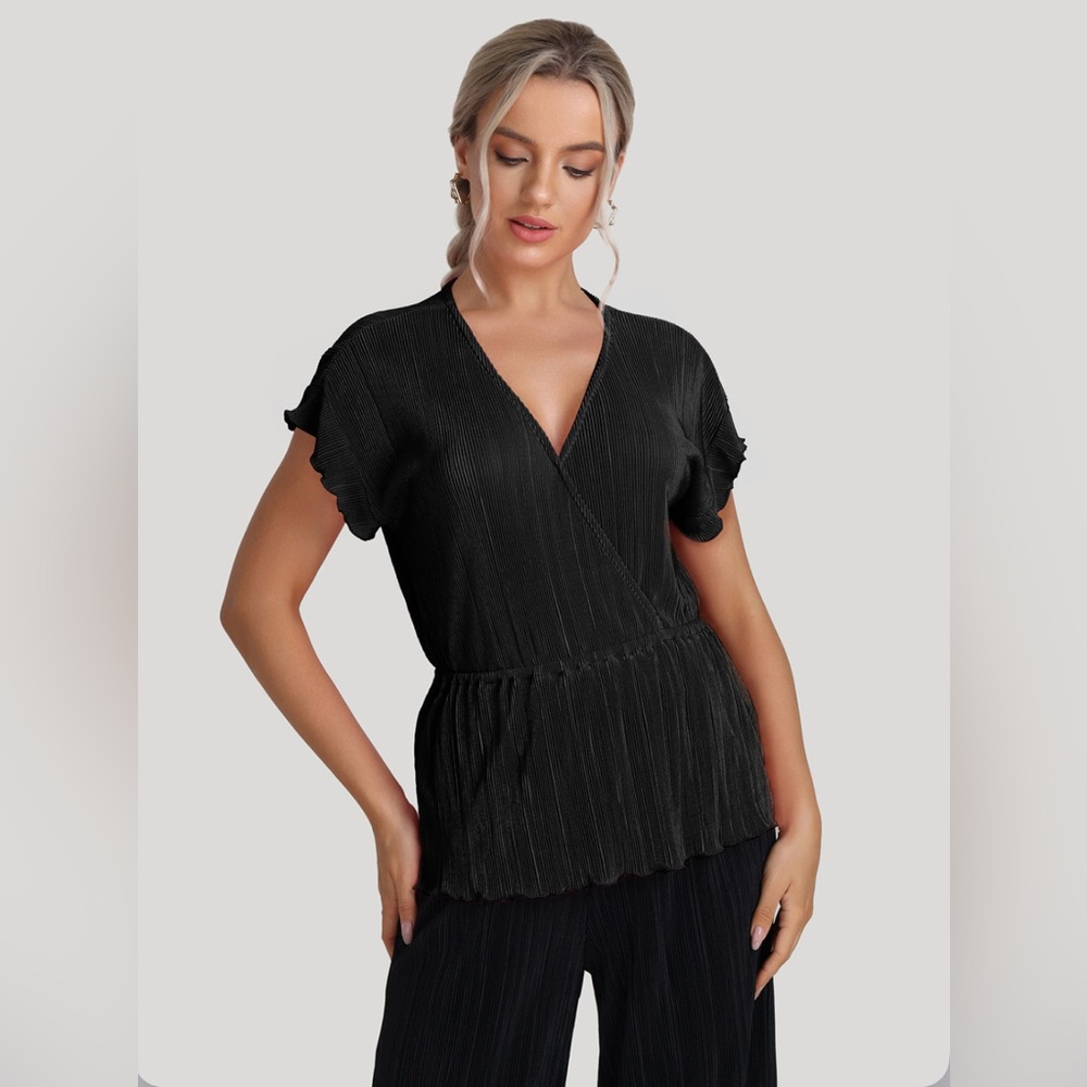 NWT 89 & Madison Black Flutter Ruffle Sleeve top